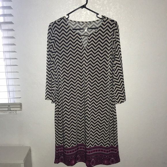 Tacera Dresses & Skirts - Chevron Print Dress